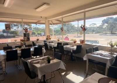 Breakfast lunch and dinner restaurant in Wudinna