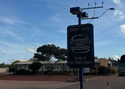 convenience store and restaurant near me Eyre Hwy, Wudinna SA