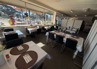 Fresh burgers and takeaway food in Eyre Hwy, Wudinna SA
